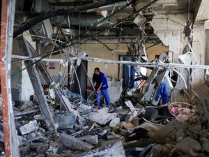 Израелски удар по болница в Газа уби ранен журналист