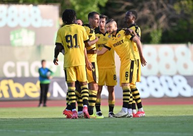 Ботев Пловдив загуби с 1 2 като гост на Спартак Варна