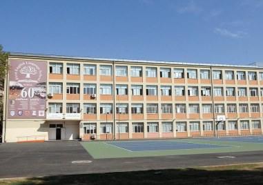 Учениците в София се връщат на училище утре, въпреки че стачката на наземния транспорт продължава