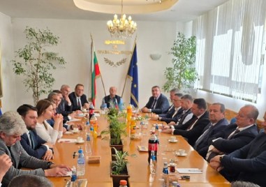 Доган оглави нов председателски съвет на партията си