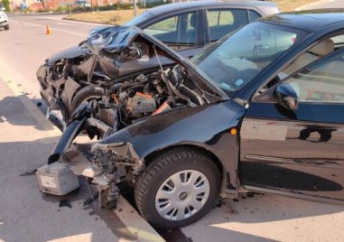 Зрелищна катастрофа в Русе, пострадали са две жени