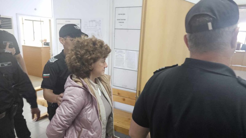 Искат постоянен арест за д-р Златка Димчева, обвинена в участие в схема за източване на НЗОК