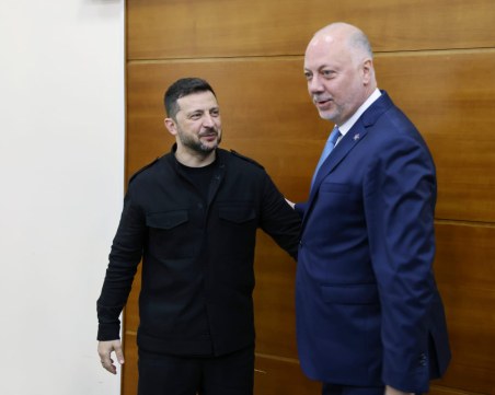 Желязков към Зеленски: България продължава да подкрепя усилията на Украйна за установяването на справедлив и траен мир