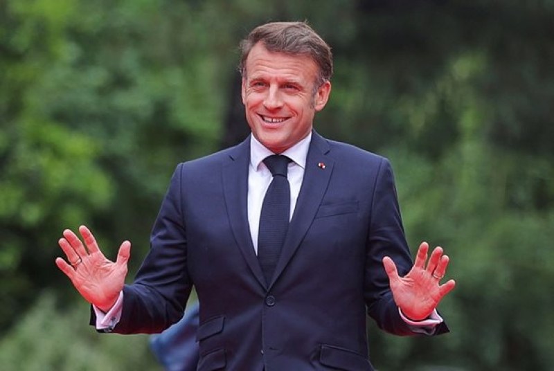 Макрон след разговор по телефона с Тръмп: Русия не иска мир