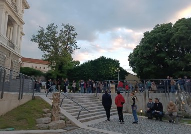 Огромни опашки се виеха пред музеите и експозициите на Градската