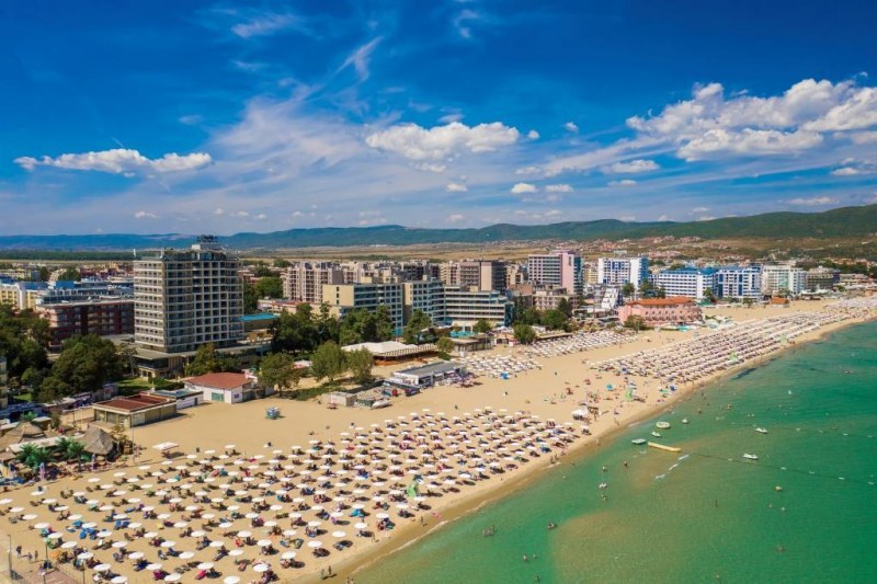 До 15% по-скъпо море това лято у нас, цените на шезлонги и чадъри също се увеличават