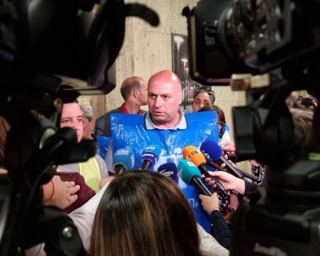 Иван Кирилов: В 19 часа ще излезем с решение за край на блокадата на градския транспорт