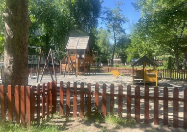 Нов фитнес в междублоково пространство на ул Крумово напълно обновени