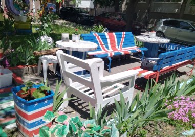 Пловдивчани облагородиха по чудесен начин междублоковото си пространство а публикуваните