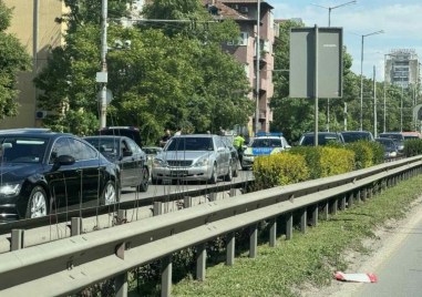 Верижна катастрофа образува огромна тапа на бул. „Цариградско шосе в София