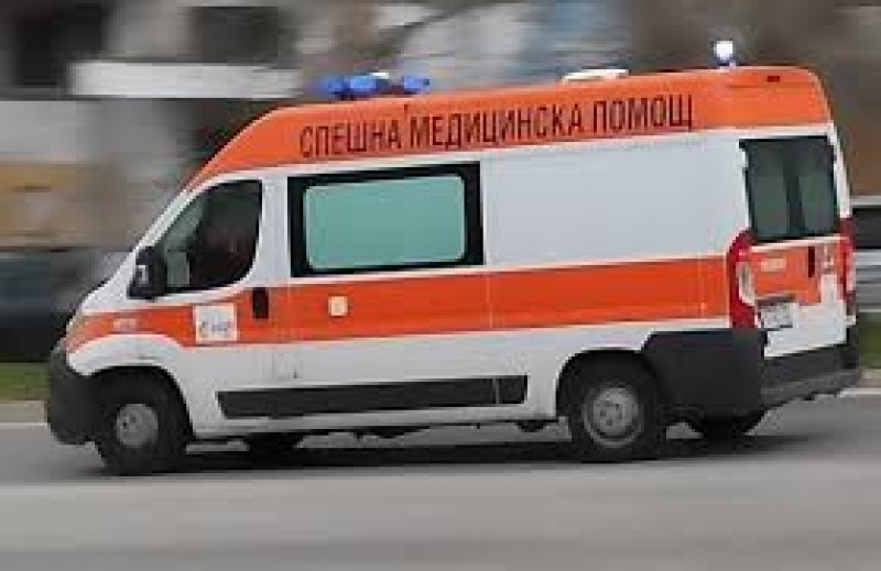 Кола се обърна по таван на пътя Пампорово – Чепеларе