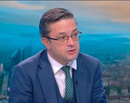 Тома Биков: Не е ясно какво мисли президентът по въпроса, който сам задава за референдум