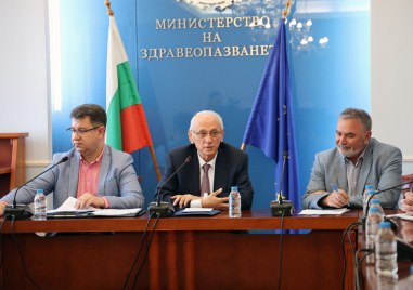 Стъпка към превенция: Безплатни домашни тестове за рак на дебелото черво и маточната шийка