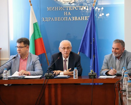 Стъпка към превенция: Безплатни домашни тестове за рак на дебелото черво и маточната шийка