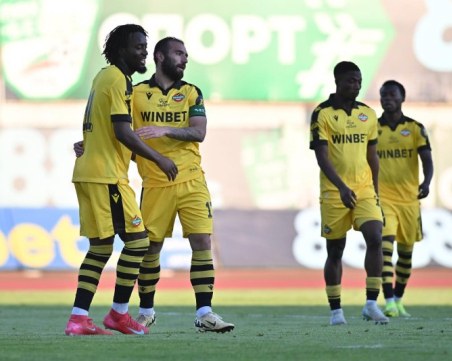 Вижте 11-те на Ботев и ЦСКА в последния мач на Керкез, двама трайно контузени се завърнаха в групата