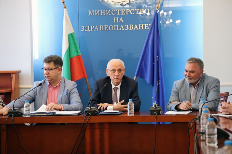 Стъпка към превенция: Безплатни домашни тестове за рак на дебелото черво и маточната шийка