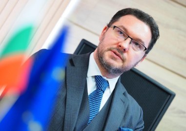 Митов бесен на зам.-шефa на полицията заради 30 000 икони и 50 000 балона срещу катастрофи, махна го от поста