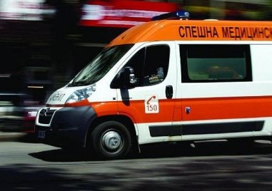 Млада жена пострада при катастрофа на пътя Кричим - Девин, лекари в Пловдив я преглеждат