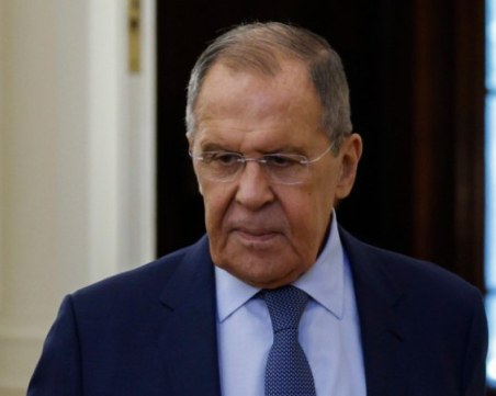 Лавров отхвърля Ватикана като подходящо място за мирни преговори между Русия и Украйна