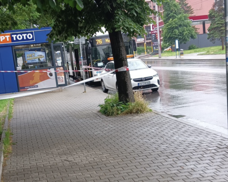 Мъж почина при качване в автобус в София