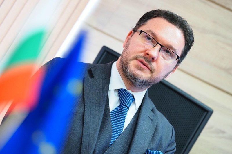 Митов бесен на зам.-шефa на полицията заради 30 000 икони и 50 000 балона срещу катастрофи, махна го от поста
