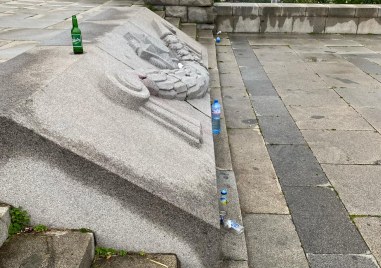 По традиция всяка година абитуриентите на Пловдив се изкачват в