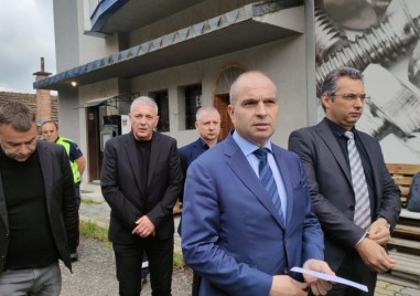 Проверка на всички 470 камиона на фирмата, чийто тир вчера катастрофира край Телиш