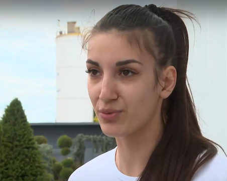 Момичето от скандала с побой в Бяла Слатина: Искаха пари от мен, отказах и клипчето гръмна