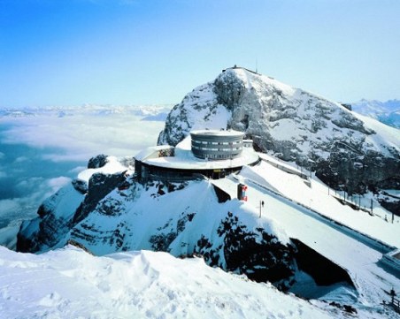 Петима скиори са открити мъртви в Швейцария