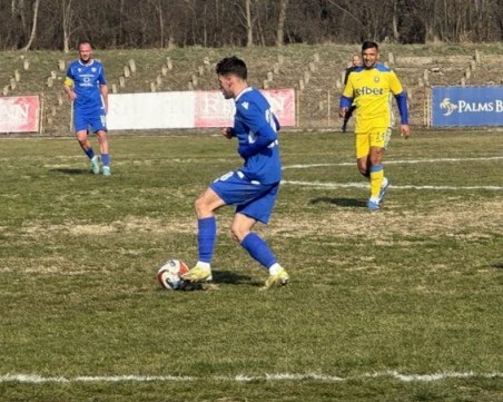 Спартак падна от Съединение като домакин