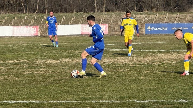 Спартак падна от Съединение като домакин