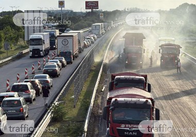 Тежка е пътната обстановка на АМ Тракия след като се