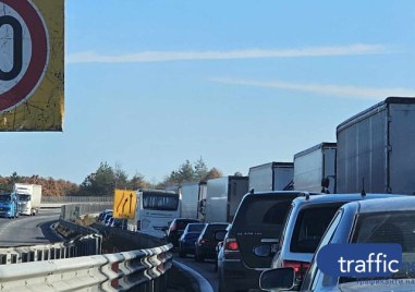 Трафикът по автомагистрала Тракия е натоварен В района на Пловдив