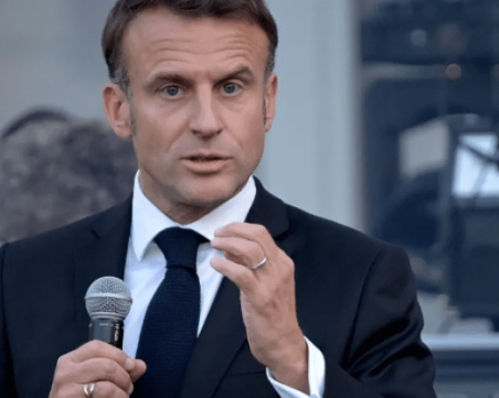 Макрон отрече Бриджит да го е удряла в Ханой