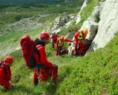 Турист се изгуби в Родопите, тече акция по издирването му