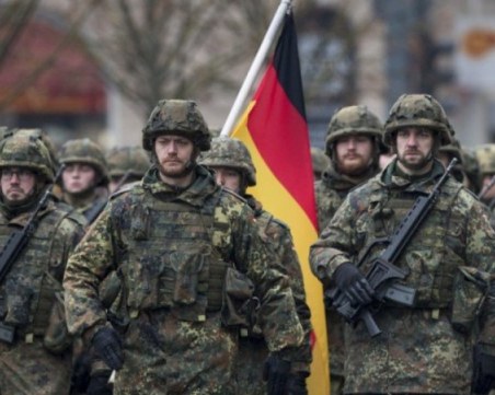 Въоръжават и оборудват напълно армията на Германия