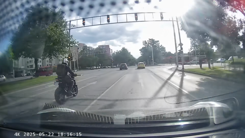 Пловдивчанка: Пази моториста... Не! Моля, пазете нас ВИДЕО