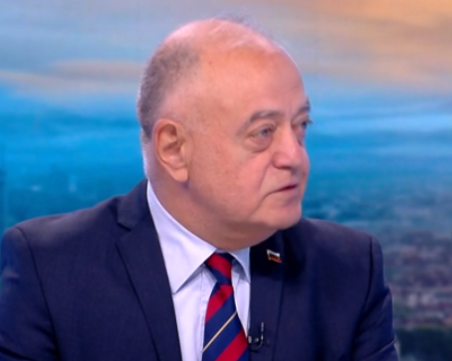 Атанас Атанасов: Румен Радев е „опакован