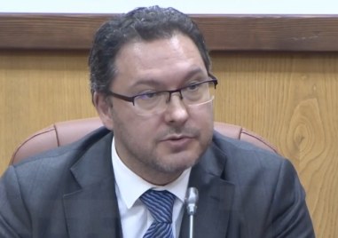 Митов показа документ, с който Бойко Рашков е одобрил закупуването на икони през 2022 г.