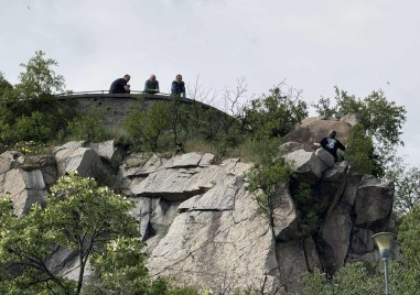 Полицията свали невредим Пейо, който искаше да се хвърли от Бунарджика