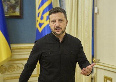 Украинският президент Володимир Зеленски каза че Русия е струпала 50