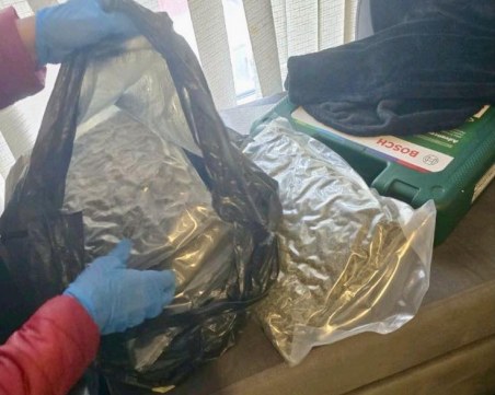 ГДБОП арестува четирима от ОПГ за отглеждане, производство и разпространение на наркотици