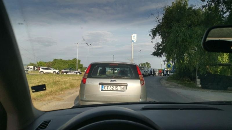 Катастрофа предизвика тапа на Кукленско шосе