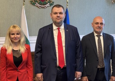 Още един депутат на Доган премина към Пеевски
