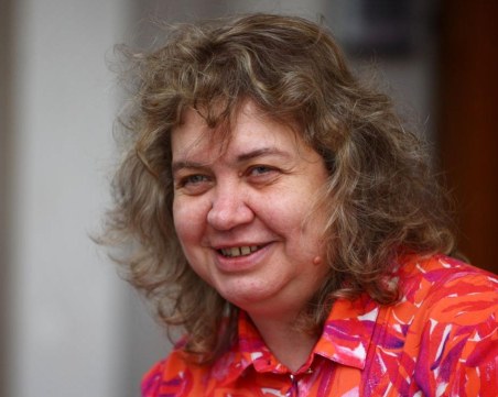Киселова отрече да има напрежение между нея и президента