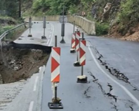 Пускат движението за леки автомобили при 79-и км на пътя Михалково - Кричим