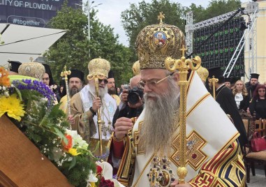 Митрополит Николай: Да стоим на скалата на православната вяра, тя е спасила народа ни