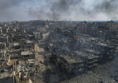 Най малко 26 души бяха убити при израелски удар по управляван