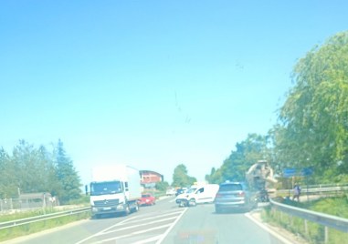 Моторист пострада при катастрофа на Околовръстното