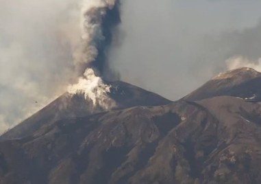 Най високият и активен вулкан в Европа Етна в Сицилия изригна